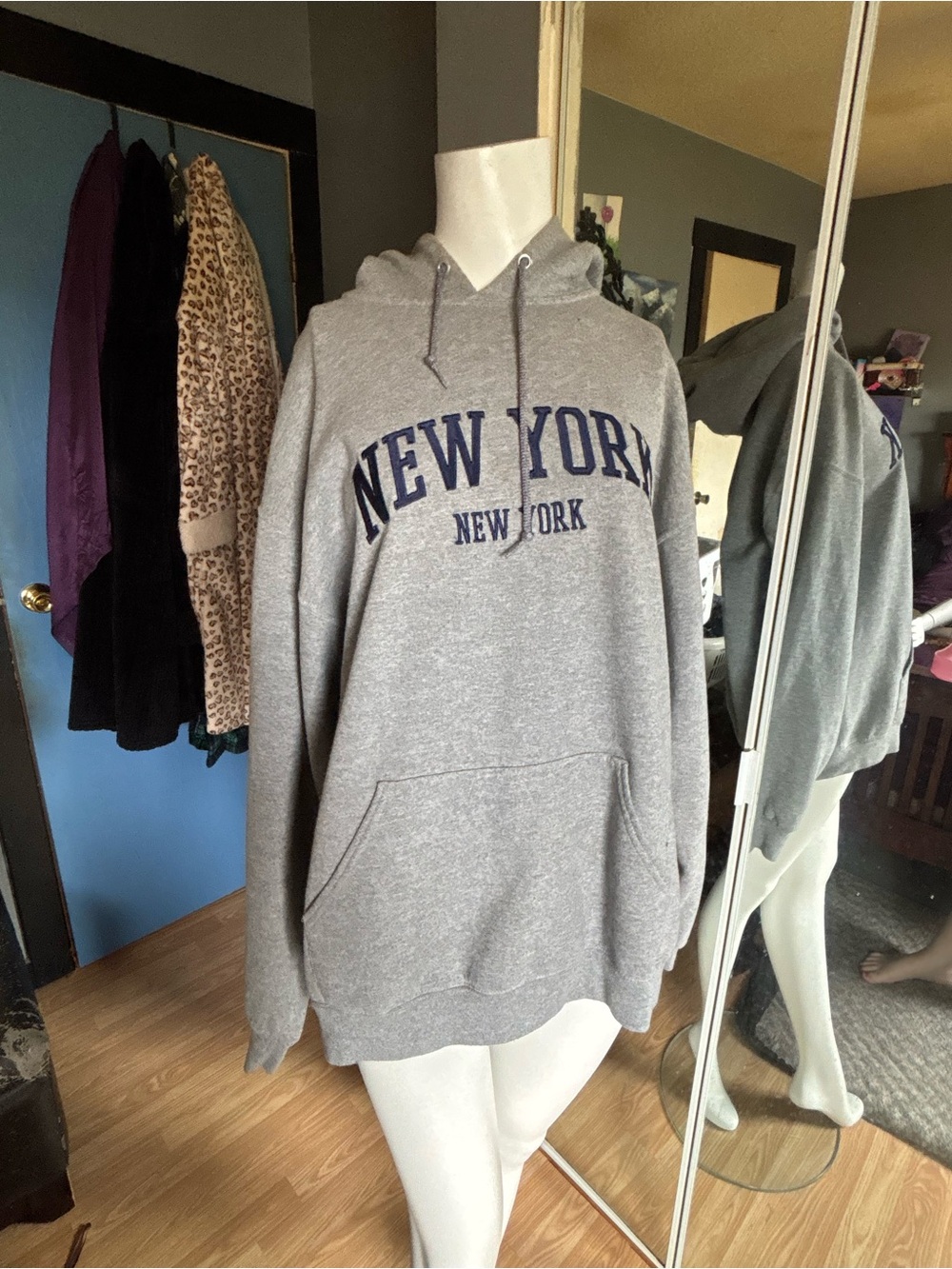 Gray 'New York' Pullover Hoodie - Classic Everyday Sweatshirt